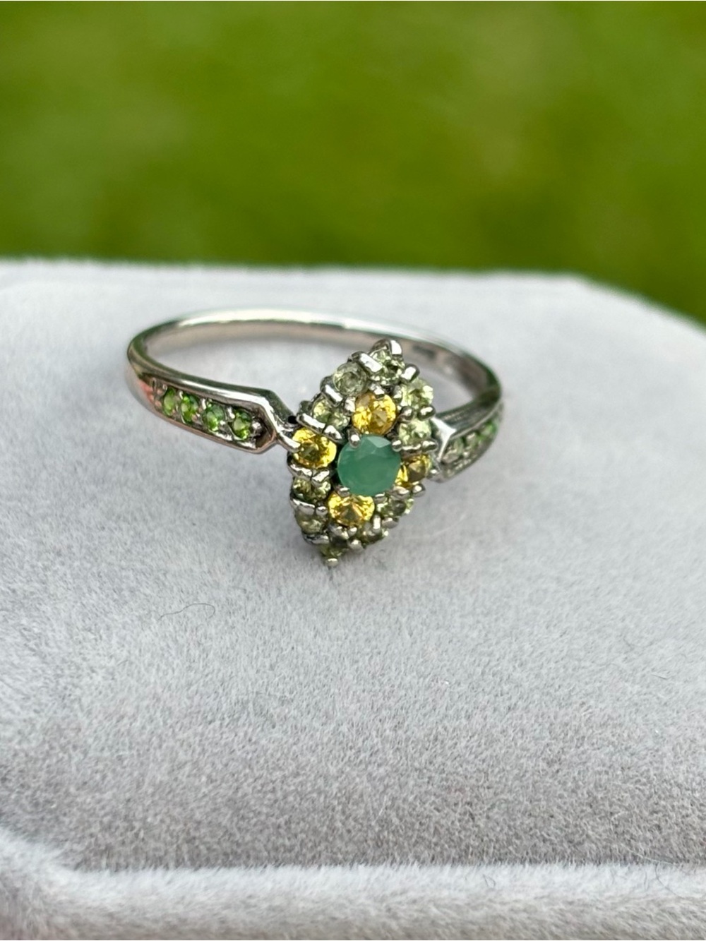 Stunning Genuine Emerald and Peridot gemstones 925 sterling Silver Ring Size 7 - Picture 9 of 11